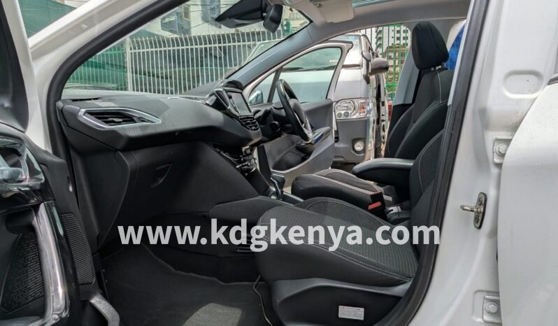 
PEUGOT 208 full									
