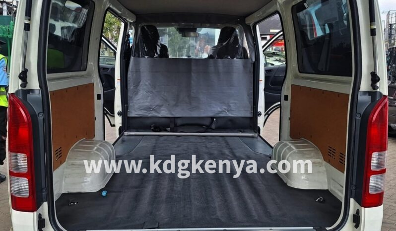 
								TOYOTA REGIUS ACE ( 4WD DX ) full									