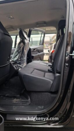 TOYOTA HILUX ( TRAVO 1GD-FTV 2.8L ) full