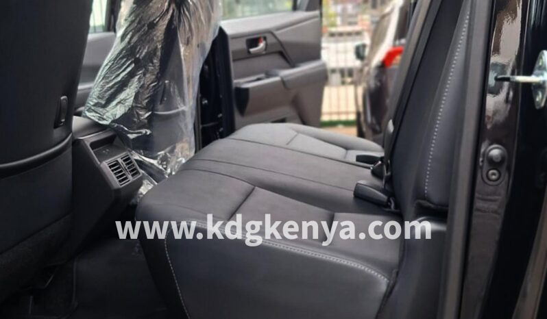
TOYOTA HILUX ( TRAVO 1GD-FTV 2.8L ) full									