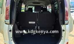 TOYOTA NOAH full