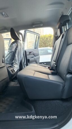 TOYOTA HILUX ( TRAVO 1GD-FTV 2.8L ) full