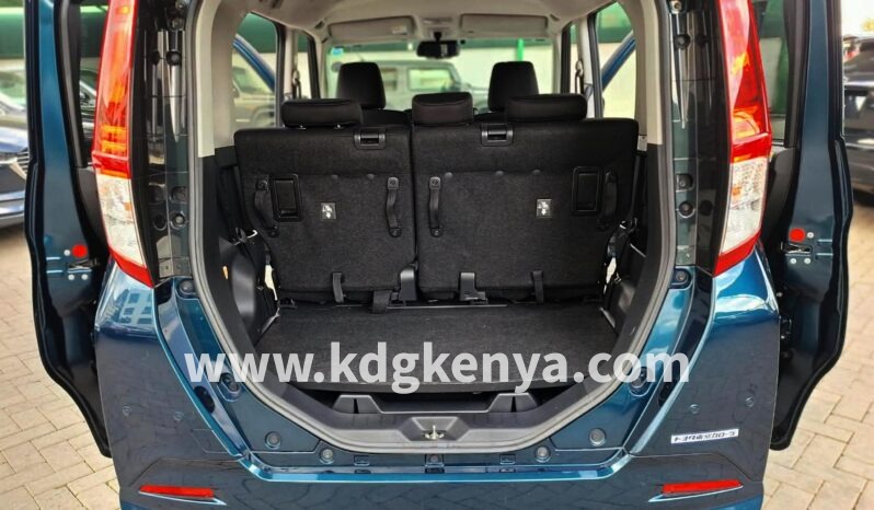 
								TOYOTA ROOMY ( CUSTOM G-T ) full									