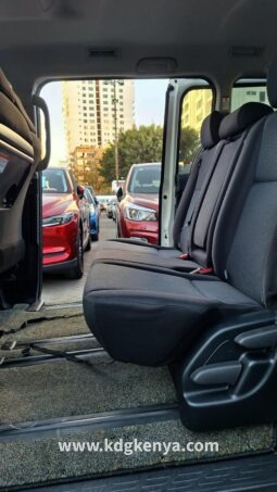 
										TOYOTA NOAH full									