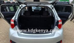 
										TOYOTA VITZ ( HYBRID ) full									