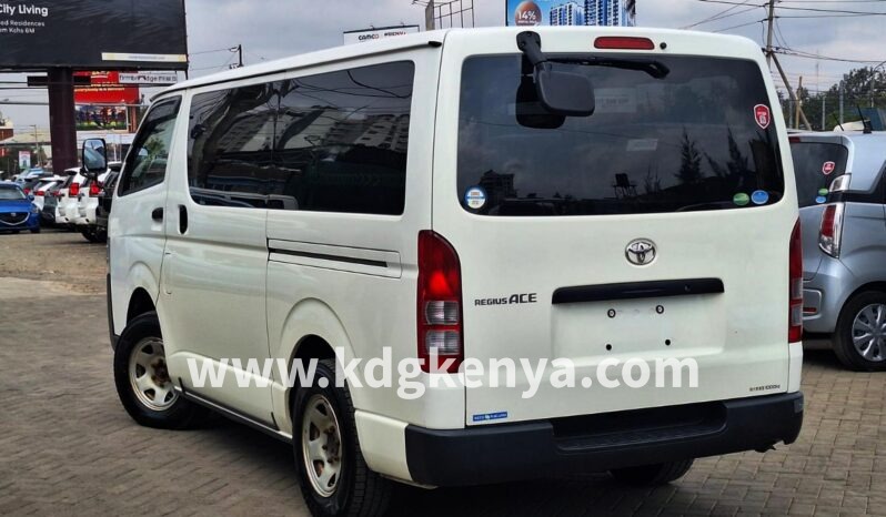 
								TOYOTA REGIUS ACE ( 4WD DX ) full									