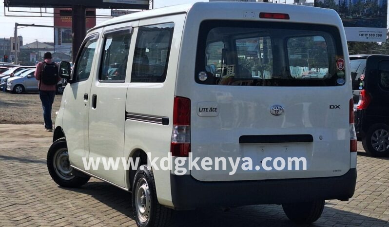 
								TOYOTA LITEACE VAN 2WD ( DX ) full									