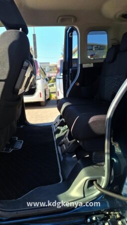 
										TOYOTA ROOMY ( G COZY EDITION ) full									