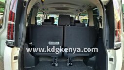 
										TOYOTA NOAH full									