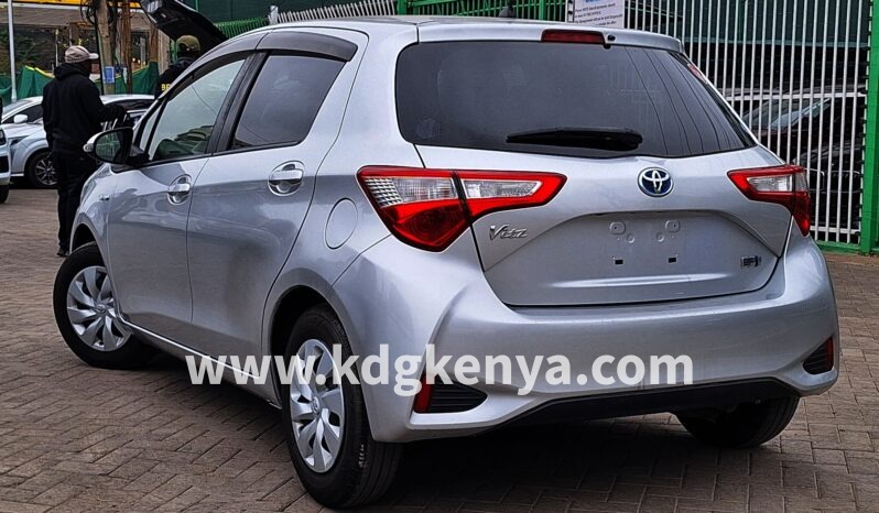 
								TOYOTA VITZ ( HYBRID ) full									