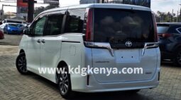 
										TOYOTA ESQUIRE full									