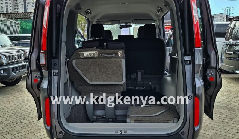 
								HONDA STEPWAGON ( B GRADE ) full									