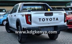 TOYOTA HILUX ( TRAVO 1GD-FTV 2.8L ) full