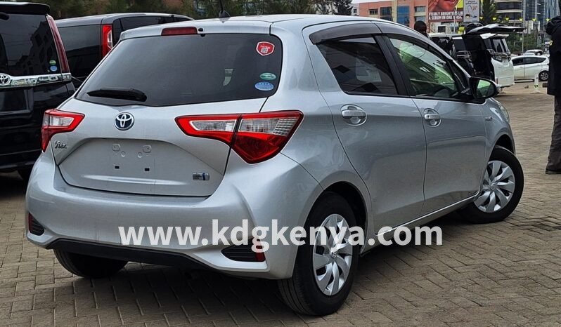 
								TOYOTA VITZ ( HYBRID ) full									