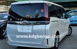 
										TOYOTA NOAH full									