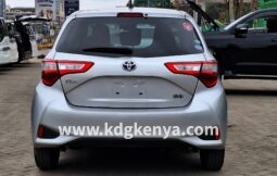 TOYOTA VITZ ( HYBRID )