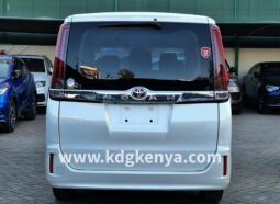 
										TOYOTA NOAH full									