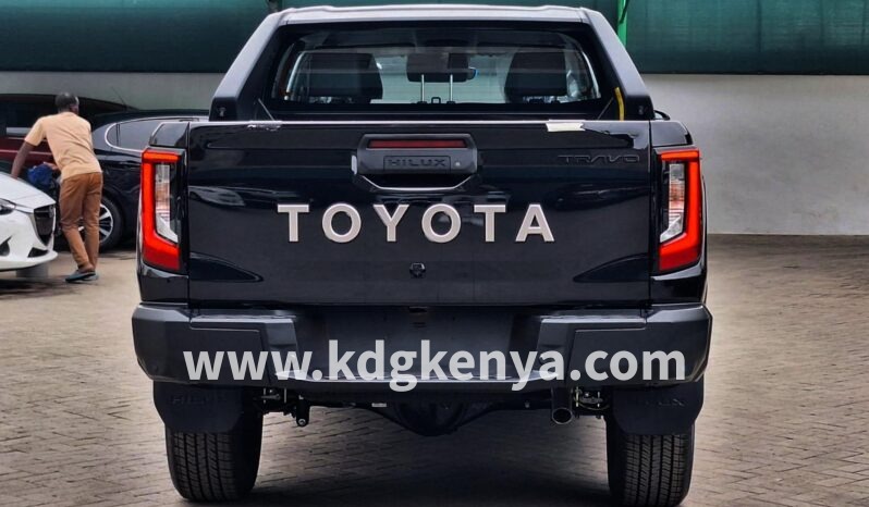 
TOYOTA HILUX ( TRAVO 1GD-FTV 2.8L ) full									