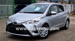 TOYOTA VITZ ( HYBRID )