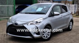 TOYOTA VITZ ( HYBRID )