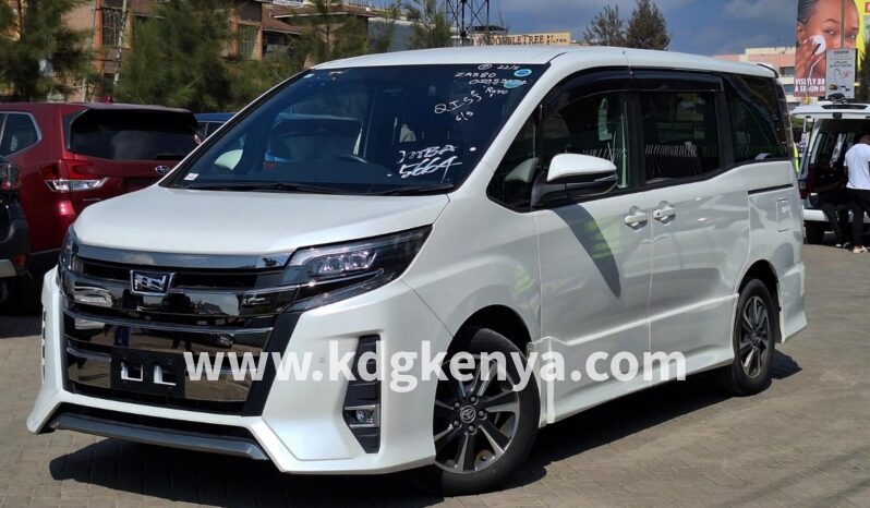 
TOYOTA NOAH full									