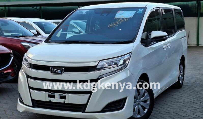 
								TOYOTA NOAH full									