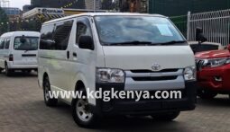 TOYOTA REGIUS ACE ( 4WD DX )