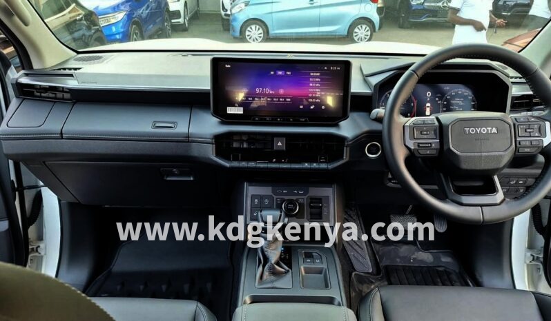 
TOYOTA HILUX ( TRAVO 1GD-FTV 2.8L ) full									