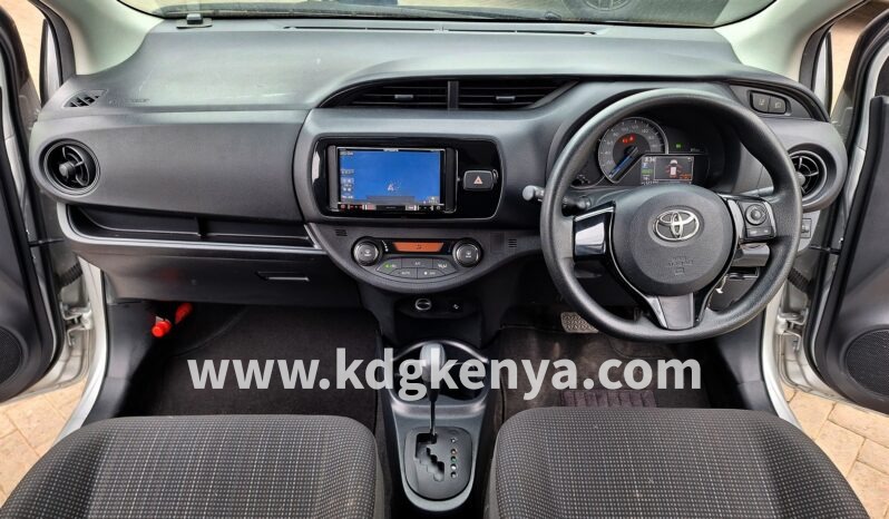 
								TOYOTA VITZ ( HYBRID ) full									