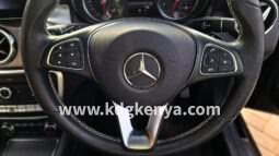 MERCEDES-BENZ  ( GLA220  )
