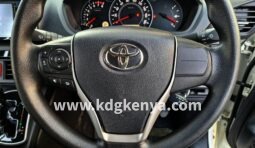 
										TOYOTA NOAH full									