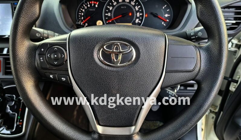 
								TOYOTA NOAH full									