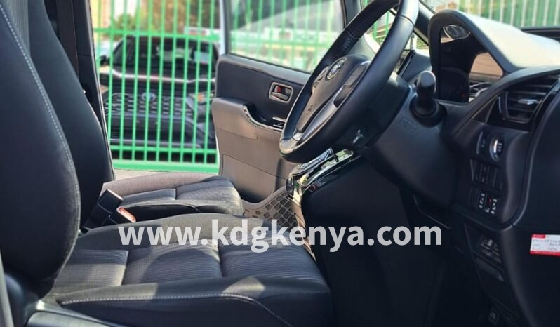 
TOYOTA NOAH full									