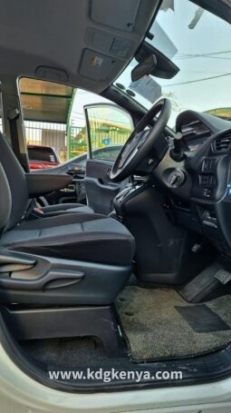 
										TOYOTA NOAH full									