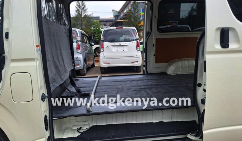 
								TOYOTA REGIUS ACE ( 4WD DX ) full									