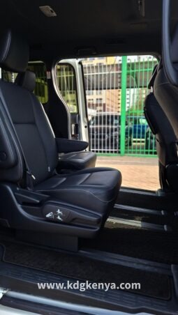 
										TOYOTA ESQUIRE full									