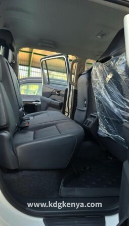 TOYOTA HILUX ( TRAVO 1GD-FTV 2.8L ) full
