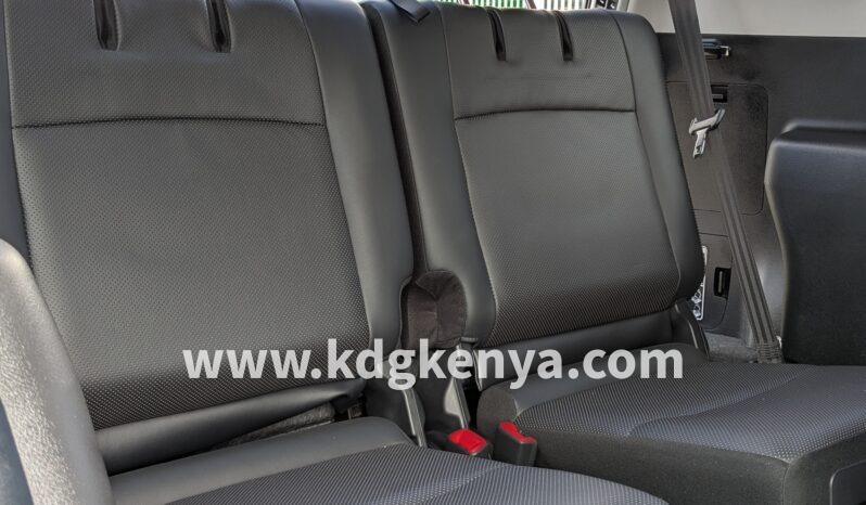
TOYOTA LANDCRUISER PRADO ( TX Argento Cross FULL4WD ) COLOR : BLACK full									