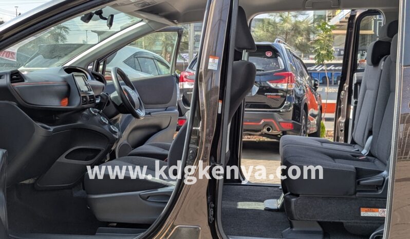 
								TOYOTA SIENTA  ( XV PACKAGE ) full									