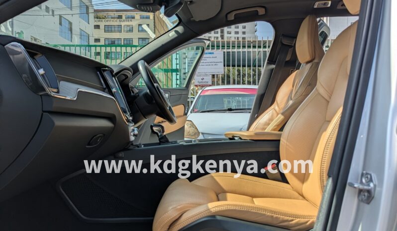 
								VOLVO XC60 ( D4 AWD 2nd GENERATION ) full									
