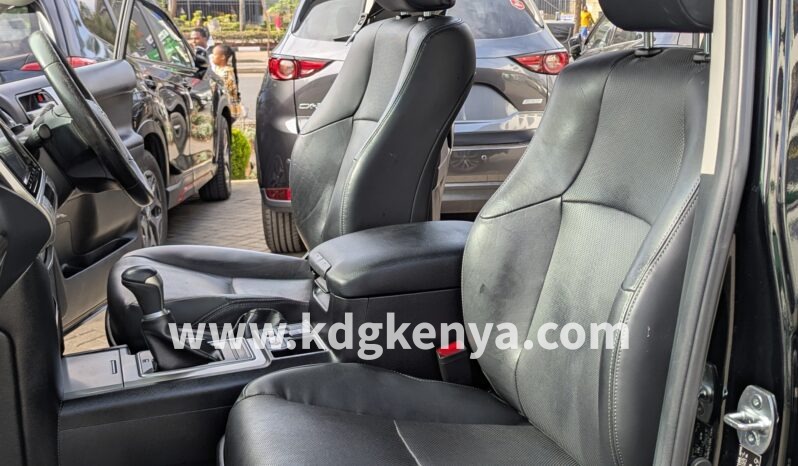 
TOYOTA LANDCRUISER PRADO ( TX Argento Cross FULL4WD ) COLOR : BLACK full									