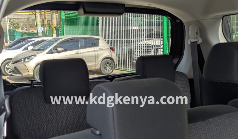 
								TOYOTA SIENTA  ( XV PACKAGE ) full									