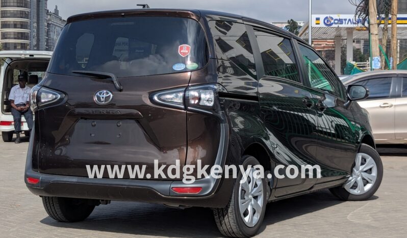 
								TOYOTA SIENTA  ( XV PACKAGE ) full									
