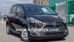 TOYOTA SIENTA  ( XV PACKAGE )