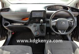 TOYOTA SIENTA ( XV PACKAGE )