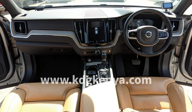 
								VOLVO XC60 ( D4 AWD 2nd GENERATION ) full									
