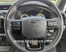 TOYOTA HILUX PICKUP ( X GRADE )