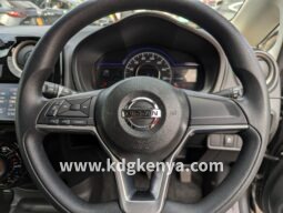 NISSAN NOTE ( E- POWER X ) full