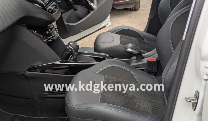 
								PEUGEOT 2008 full									