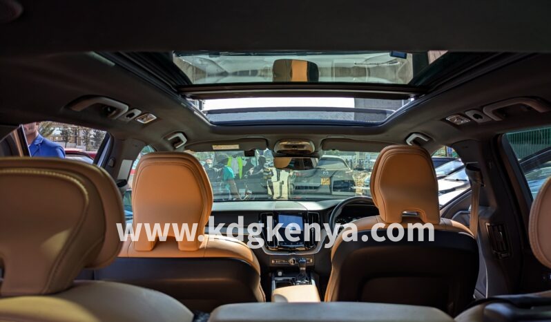 
								VOLVO XC60 ( D4 AWD 2nd GENERATION ) full									